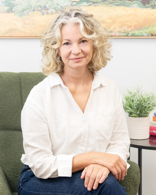 Manon Valcourt Portrait